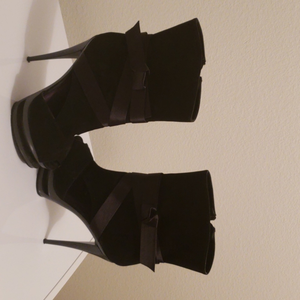 Shoe